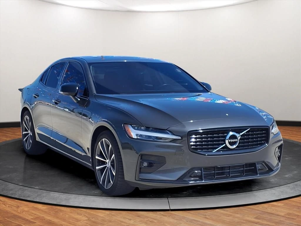 2021 Volvo - image 20