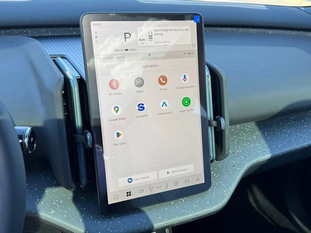 2025 Volvo - image 22