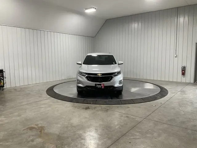 Used 2018 Chevrolet Equinox LT with VIN 2GNAXJEV1J6195679 for sale in Roanoke, IN