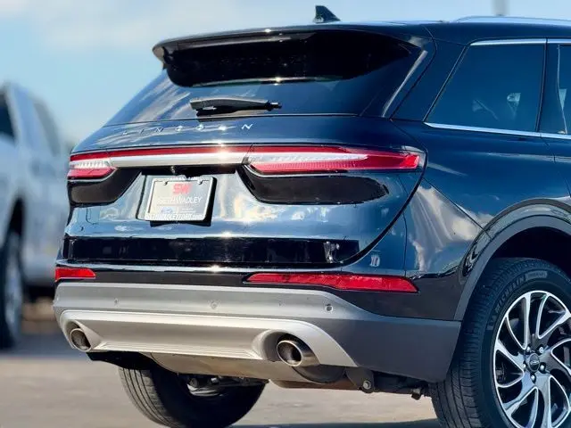 2022 Lincoln Corsair Standard photo 7