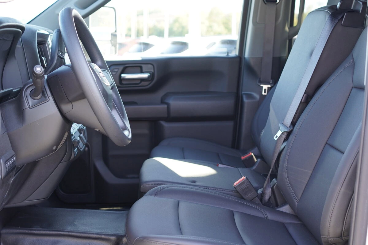 2025 GMC Sierra 3500 Chassis Cab Pro - Photo 19