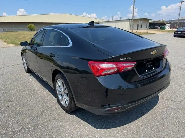 2021 Chevrolet Malibu 1LT photo 3