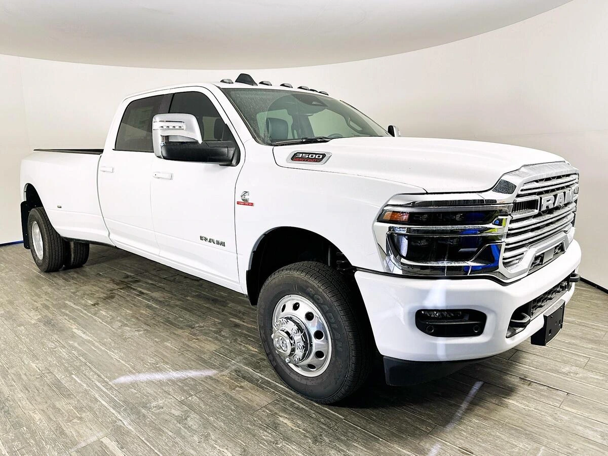 2026 RAM Ram 3500 Pickup Laramie's photo