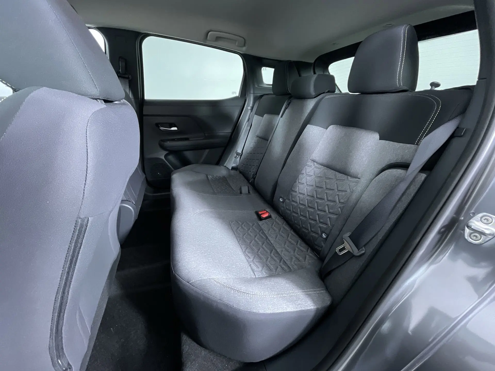 2026 Nissan Kicks SV photo 13