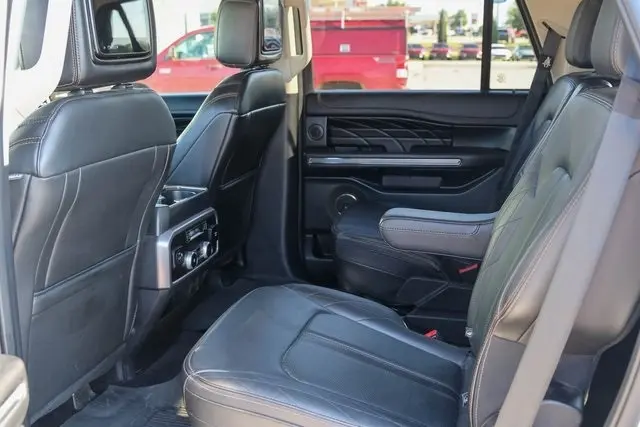 2021 Ford Expedition Platinum photo 17
