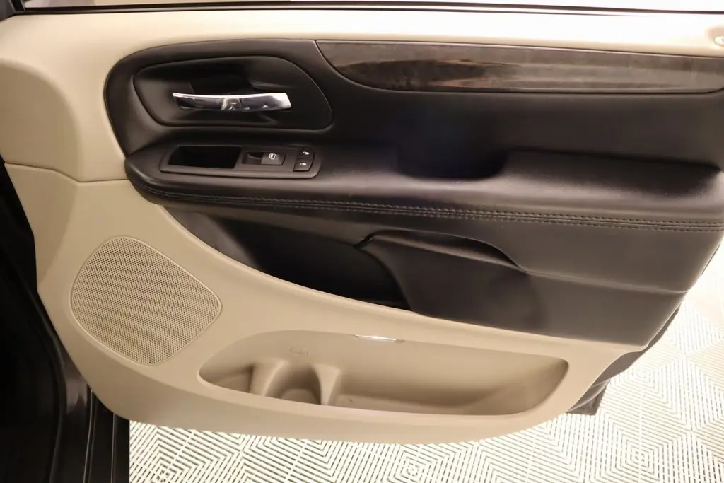 2020 Dodge Grand Caravan SE photo 14