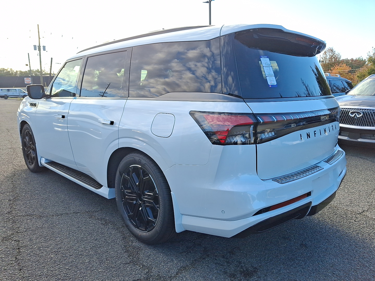 2026 Infiniti QX80 Sensory photo 2