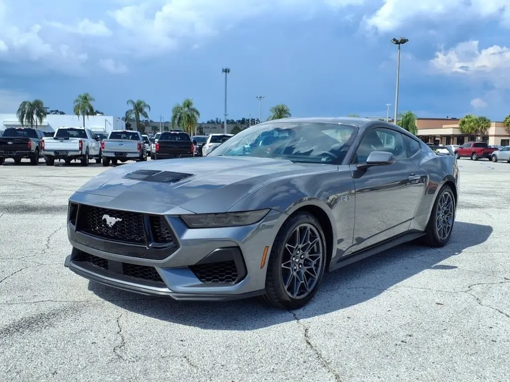 2025 Ford Mustang GT Premium photo 3