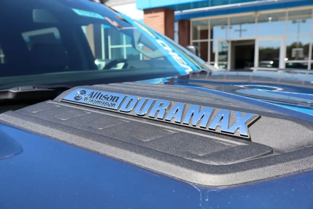 2026 Chevrolet Silverado LT photo 4