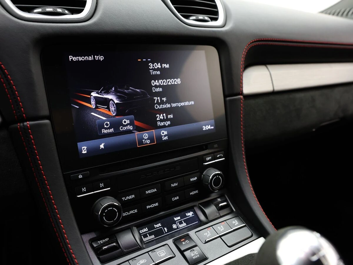 2022 Porsche 718 Spyder - Photo 32