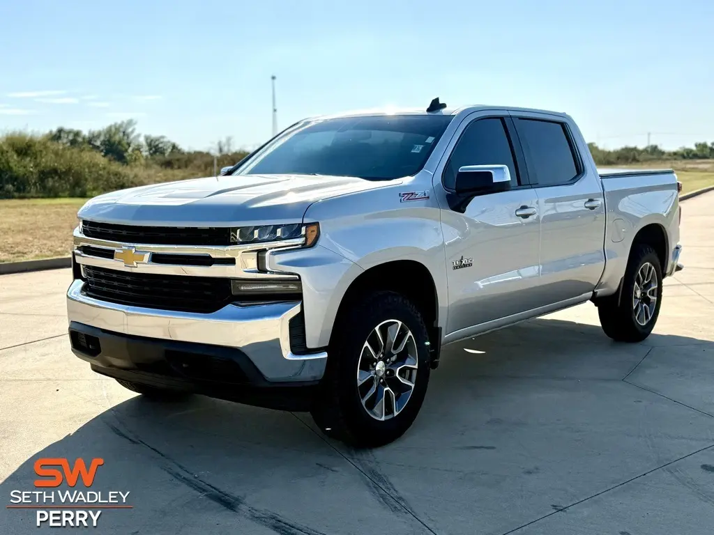 2021 Chevrolet Silverado 1500 LT Texas Edition photo 3