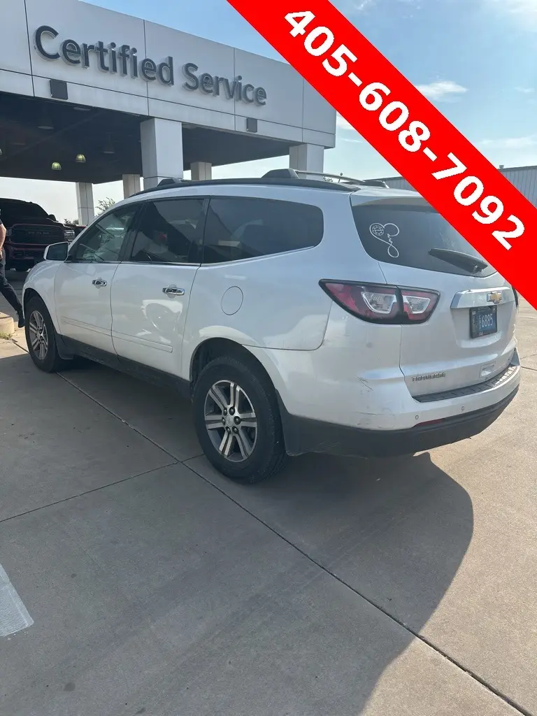 2017 Chevrolet Traverse 1LT photo 4