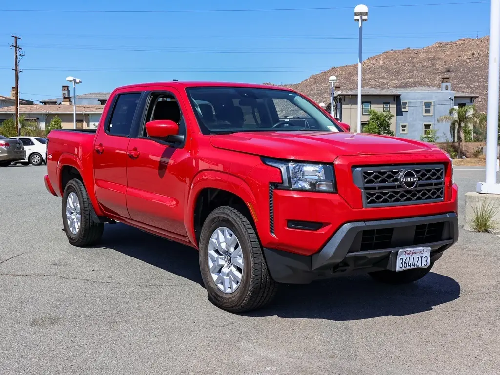 2022 Nissan Frontier SV's photo