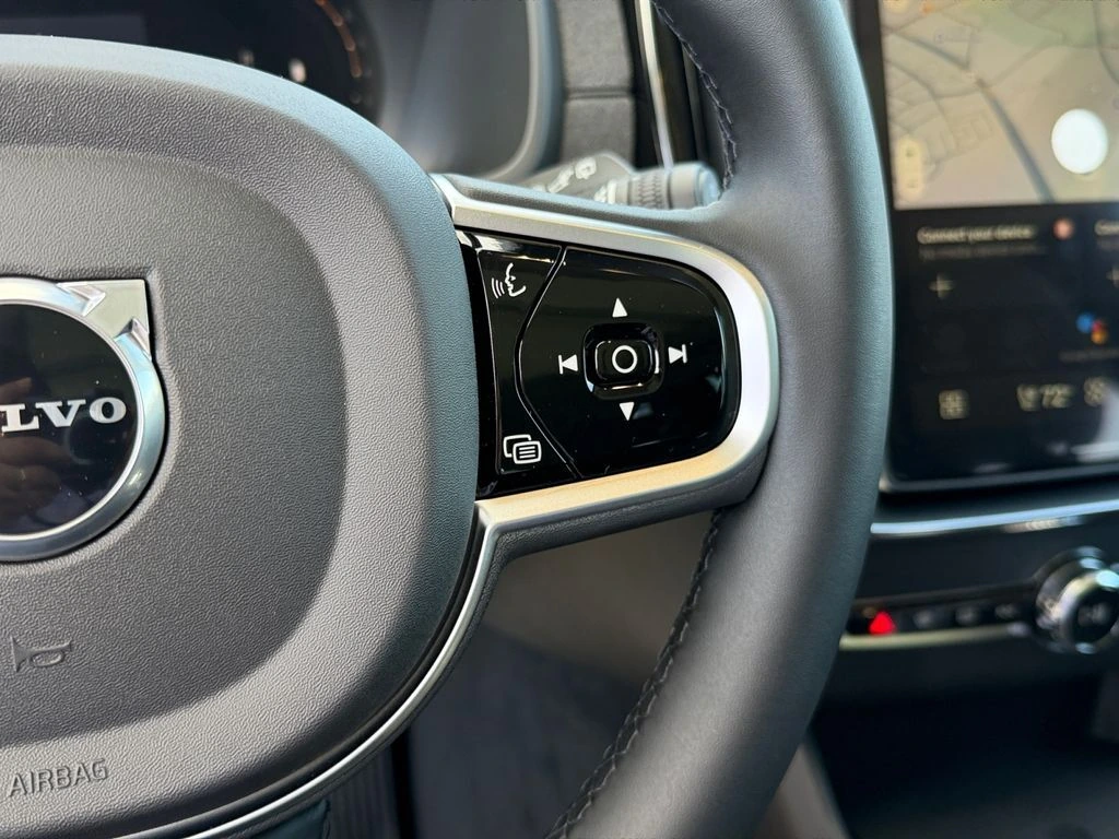 2026 Volvo - image 17