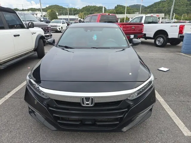 2018 Honda Accord Sport photo 2