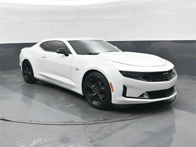 2024 Chevrolet Camaro 3LT's photo