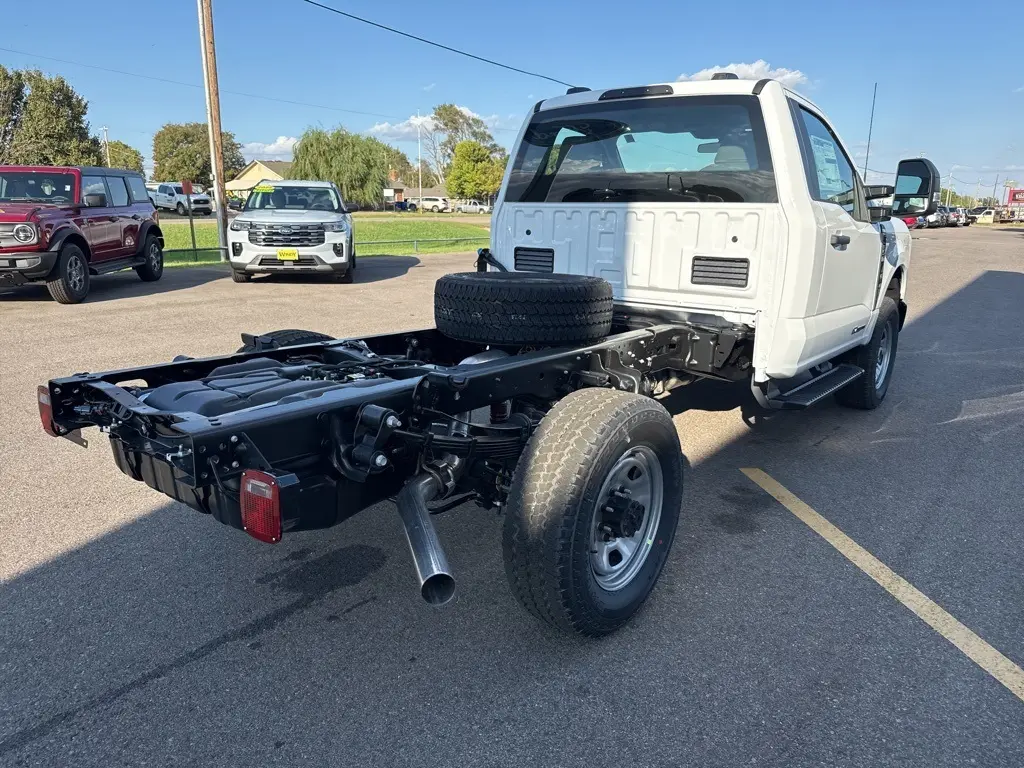 2026 Ford F-350 photo 5