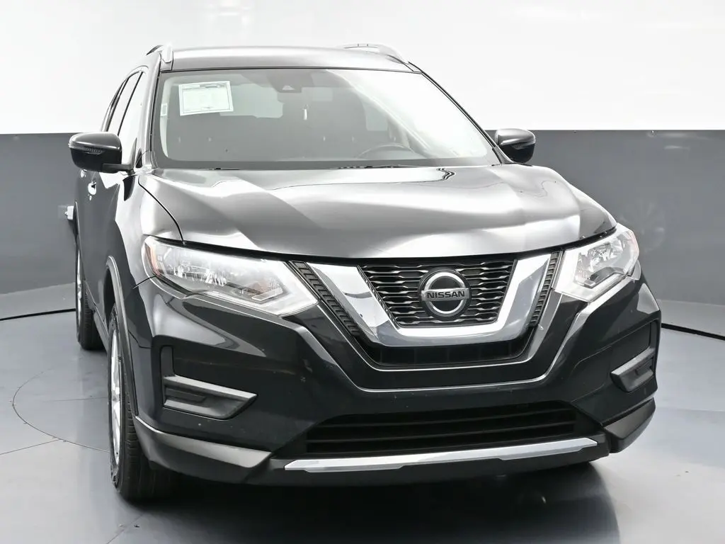 2020 Nissan Rogue SV photo 3