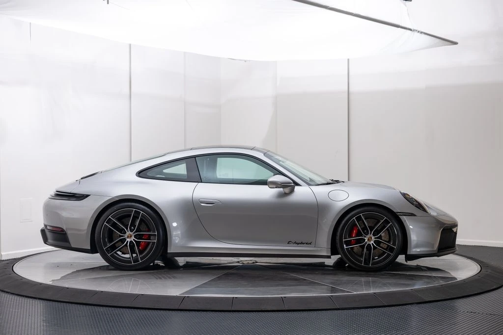 2025 Porsche 911 GTS - Photo 6