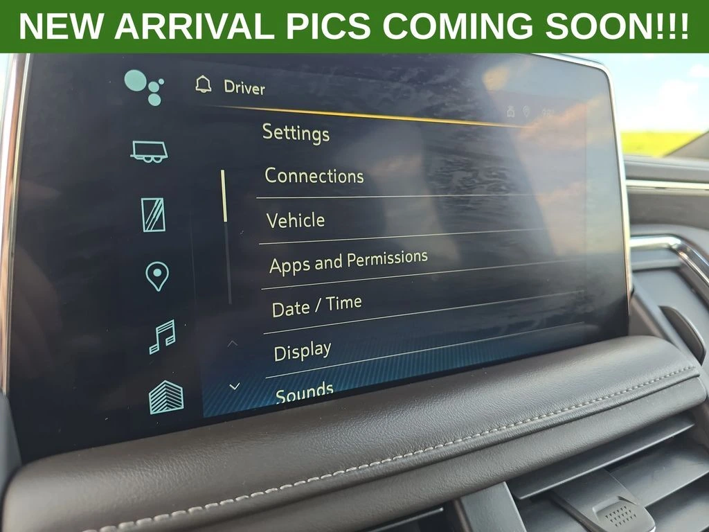 2024 Chevrolet Suburban LT - Photo 22
