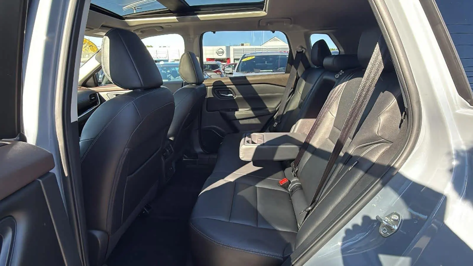 2022 Nissan Rogue SL photo 24