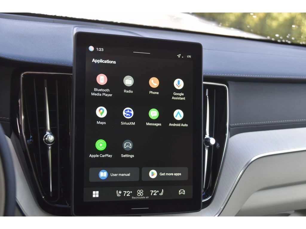 2026 Volvo - image 19