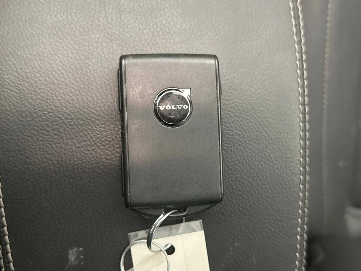 2025 Volvo - image 10