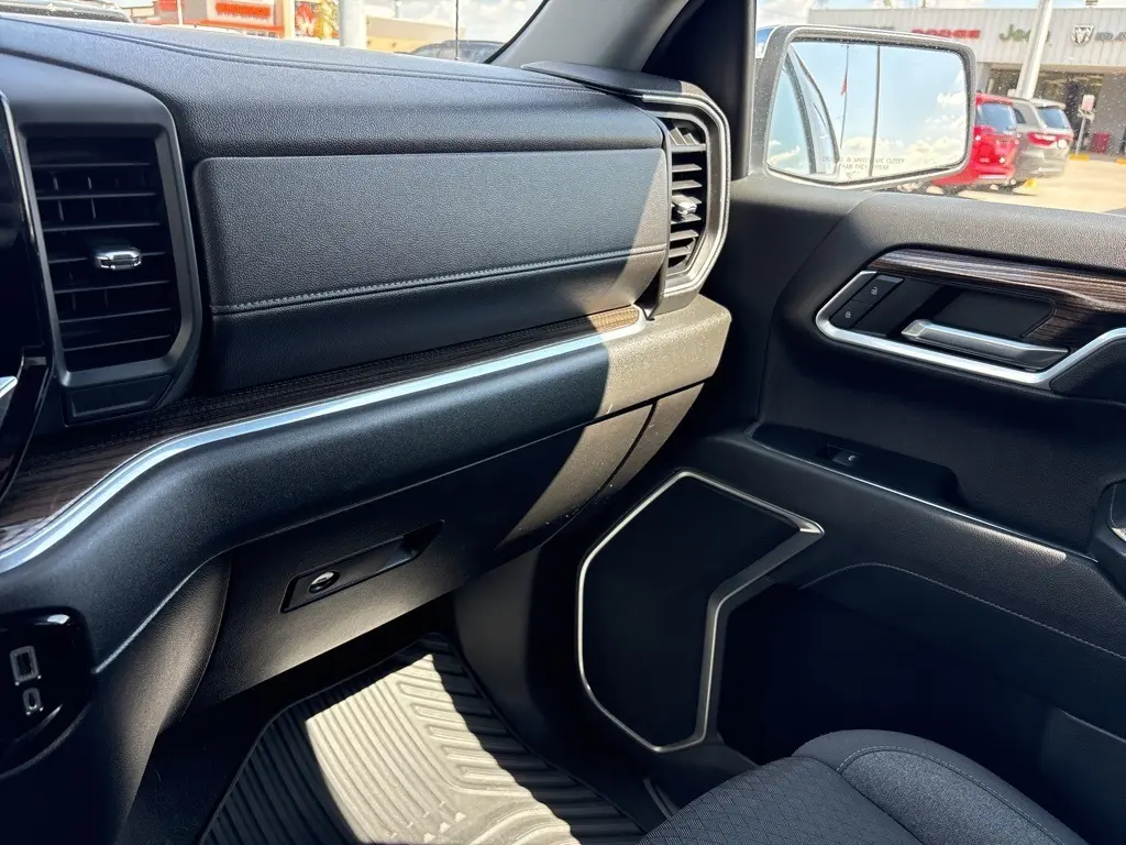 2023 Chevrolet Silverado 1500 LT1 photo 20