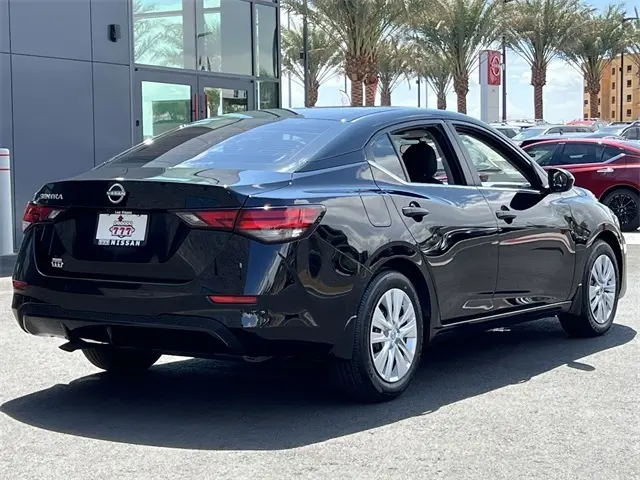 2025 Nissan Sentra S photo 5