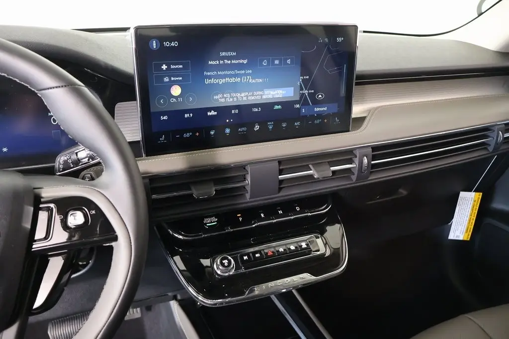 2026 Lincoln Corsair Premiere photo 4