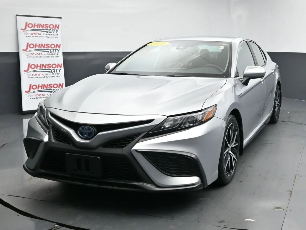 2021 Toyota Camry Hybrid SE photo 4