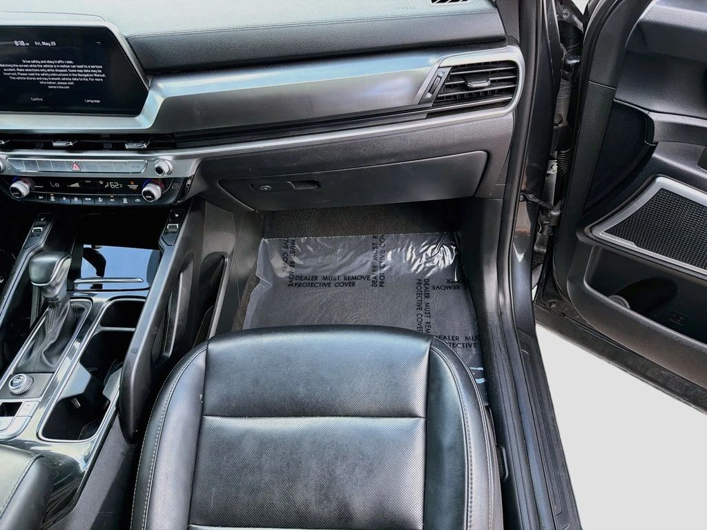 2024 Kia Telluride S - Photo 16