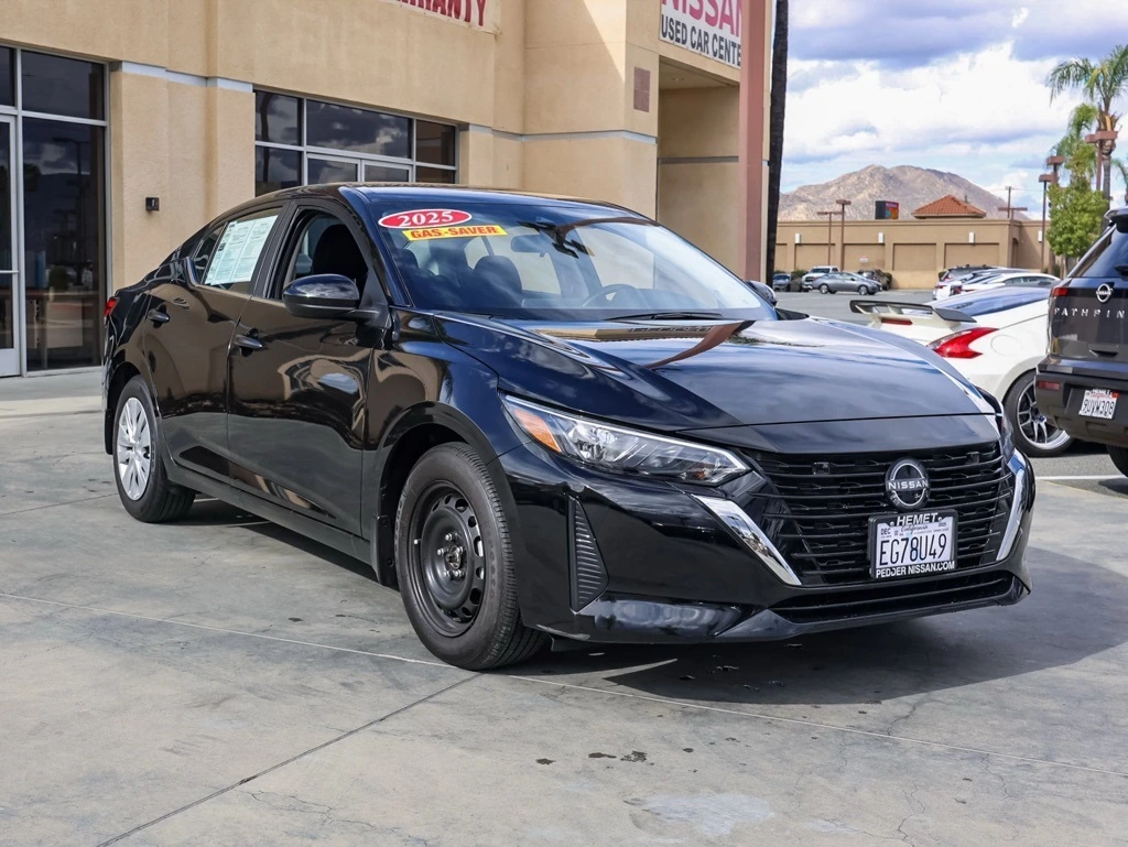 2025 Nissan Sentra S's photo