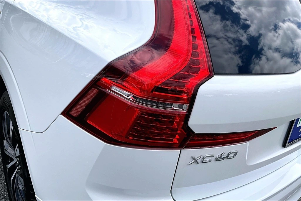 2023 Volvo - image 22