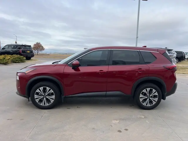 2023 Nissan Rogue SV photo 2