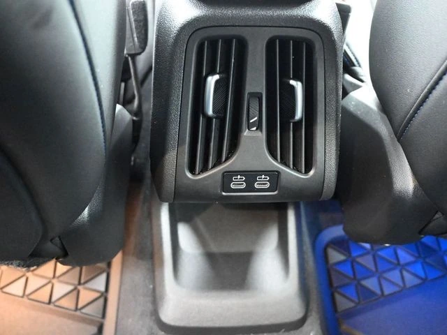 2025 BMW X1 28i - Photo 16