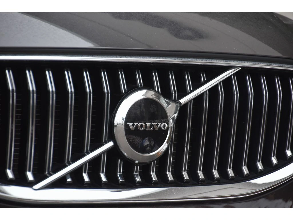 2022 Volvo - image 10