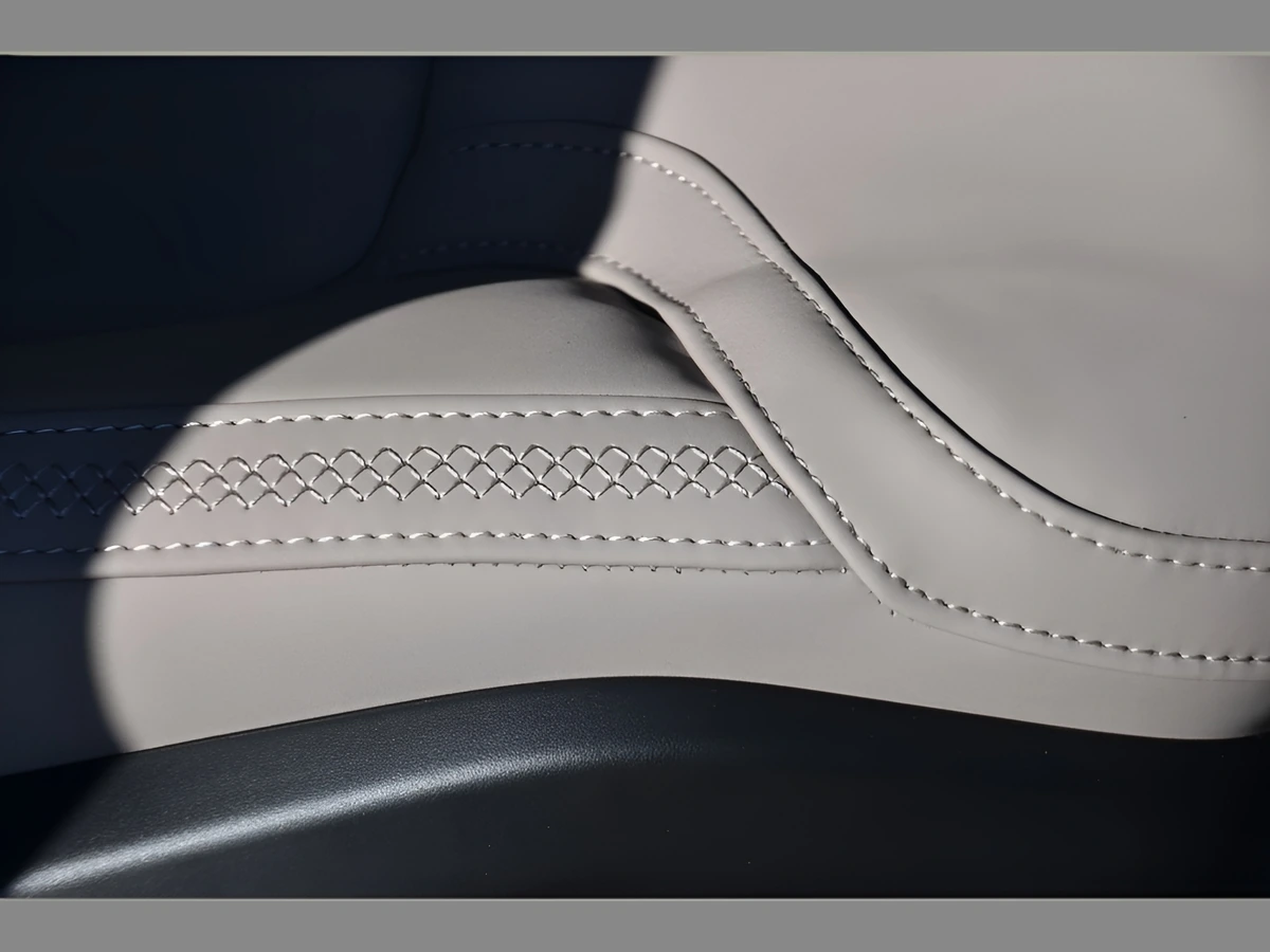 2026 Volvo XC90 Plus - Photo 33