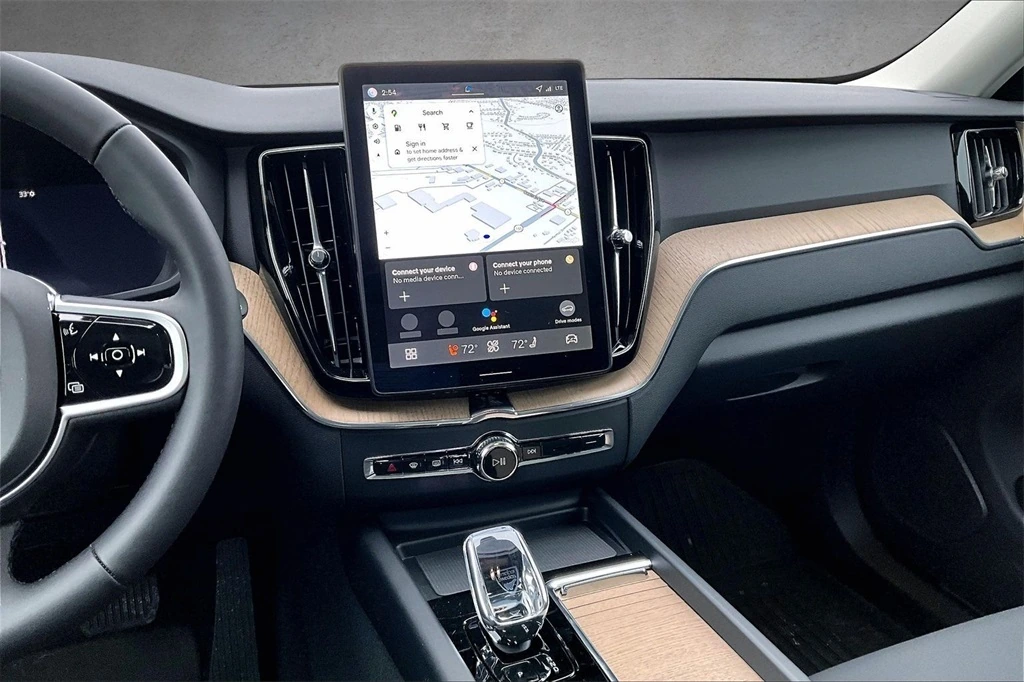 2026 Volvo - image 6