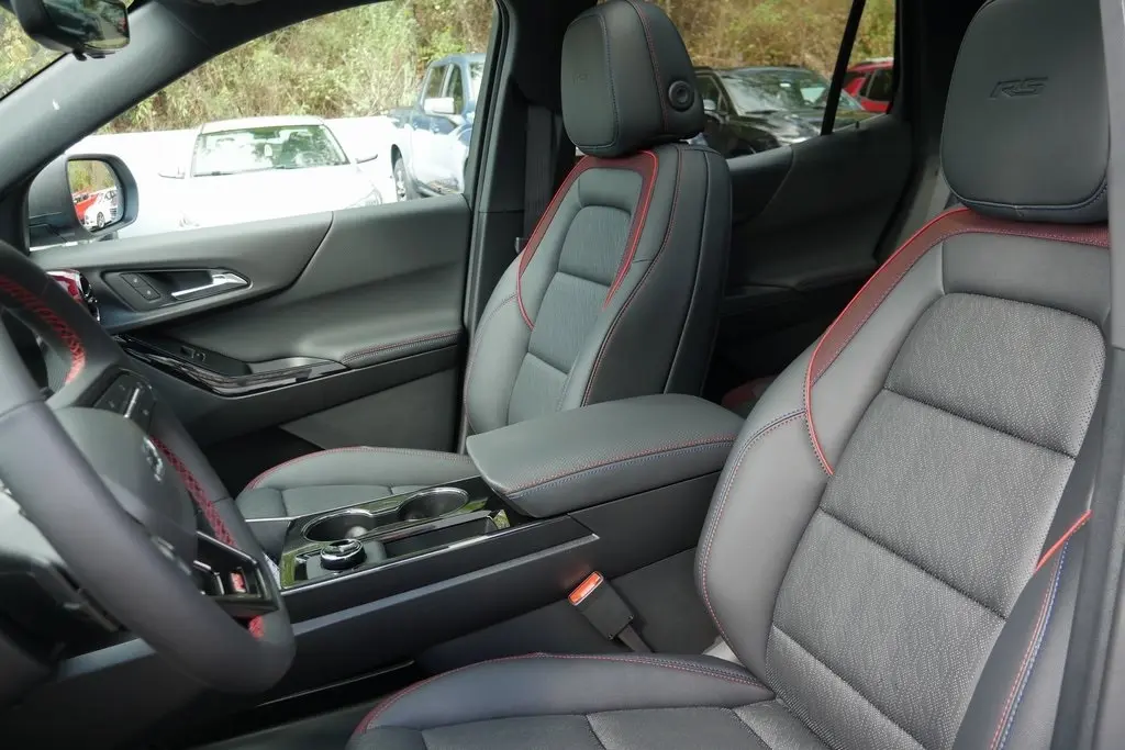 2026 Chevrolet Equinox RS photo 9