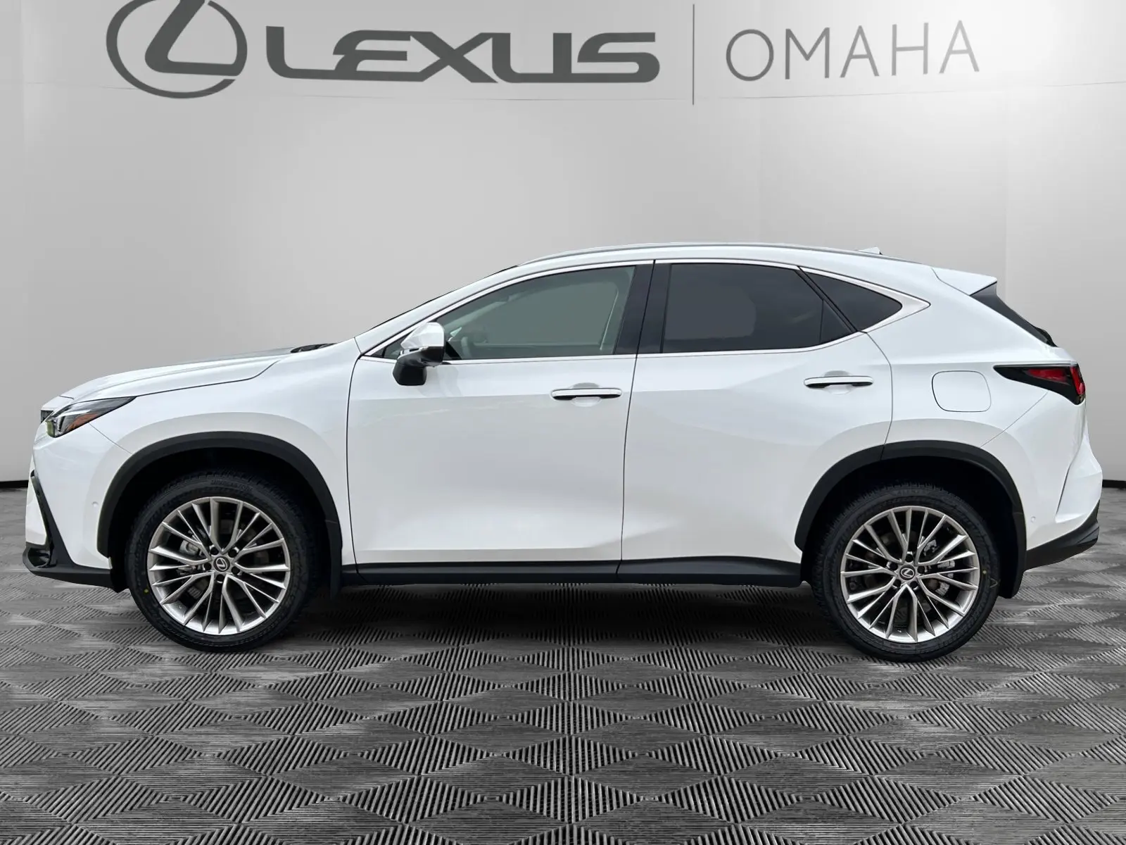 2026 Lexus NX 350 Luxury AWD photo 2