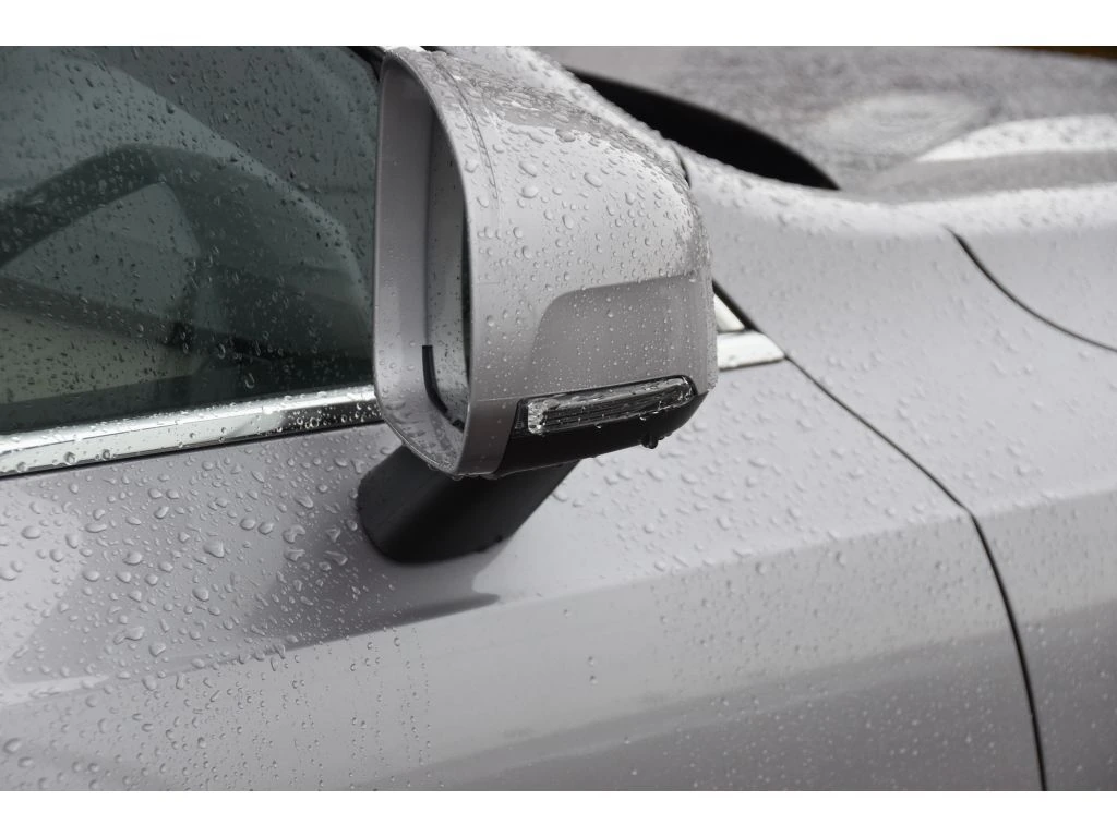 2026 Volvo - image 31