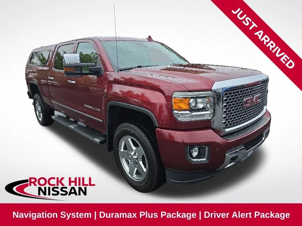 2015 GMC Sierra 4WD Crew Cab Short Box's photo