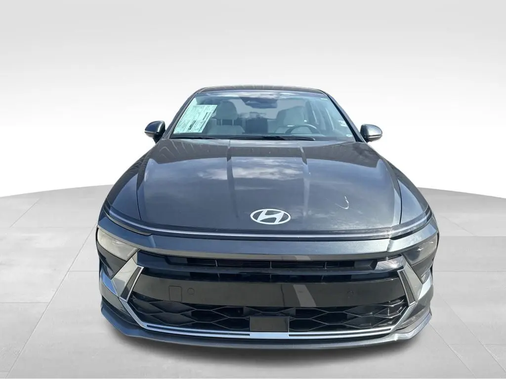 2026 Hyundai Sonata SE photo 2