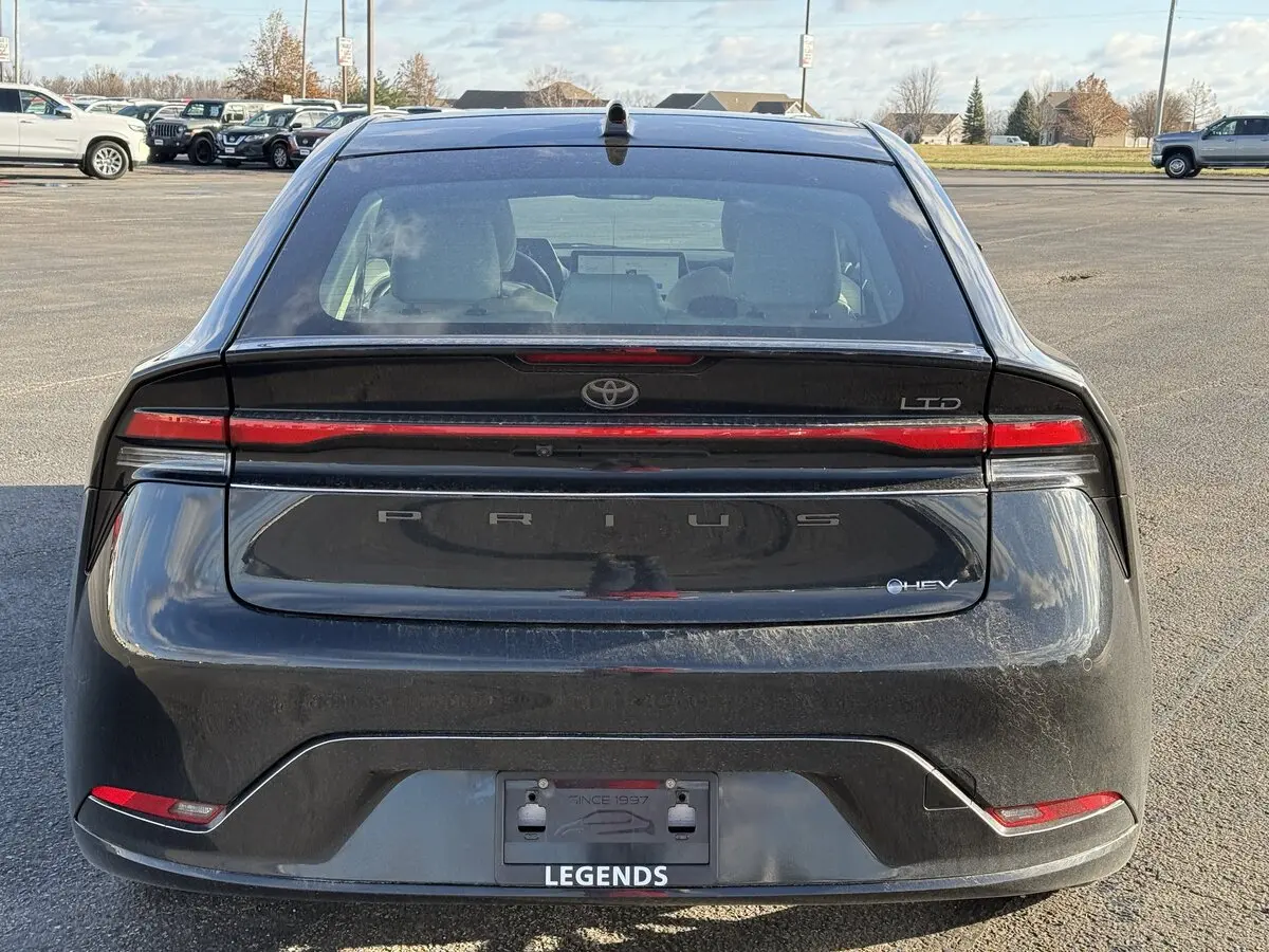 2023 Toyota Prius Limited photo 4