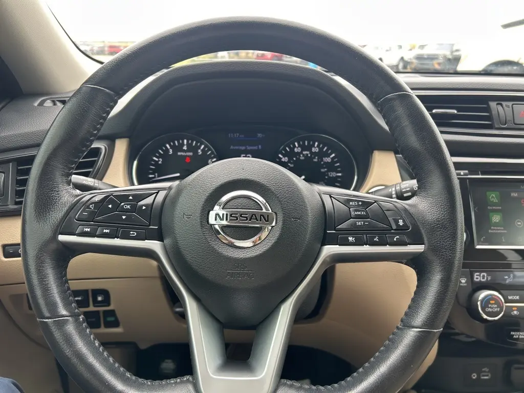 2018 Nissan Rogue SV photo 24