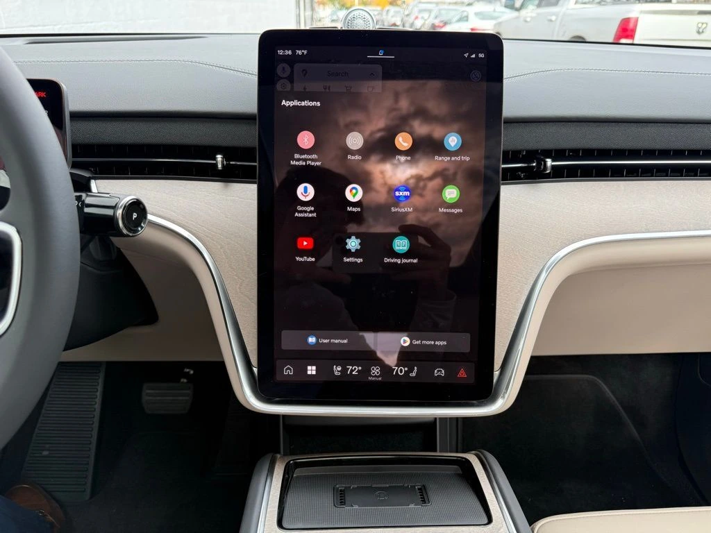 2025 Volvo - image 19