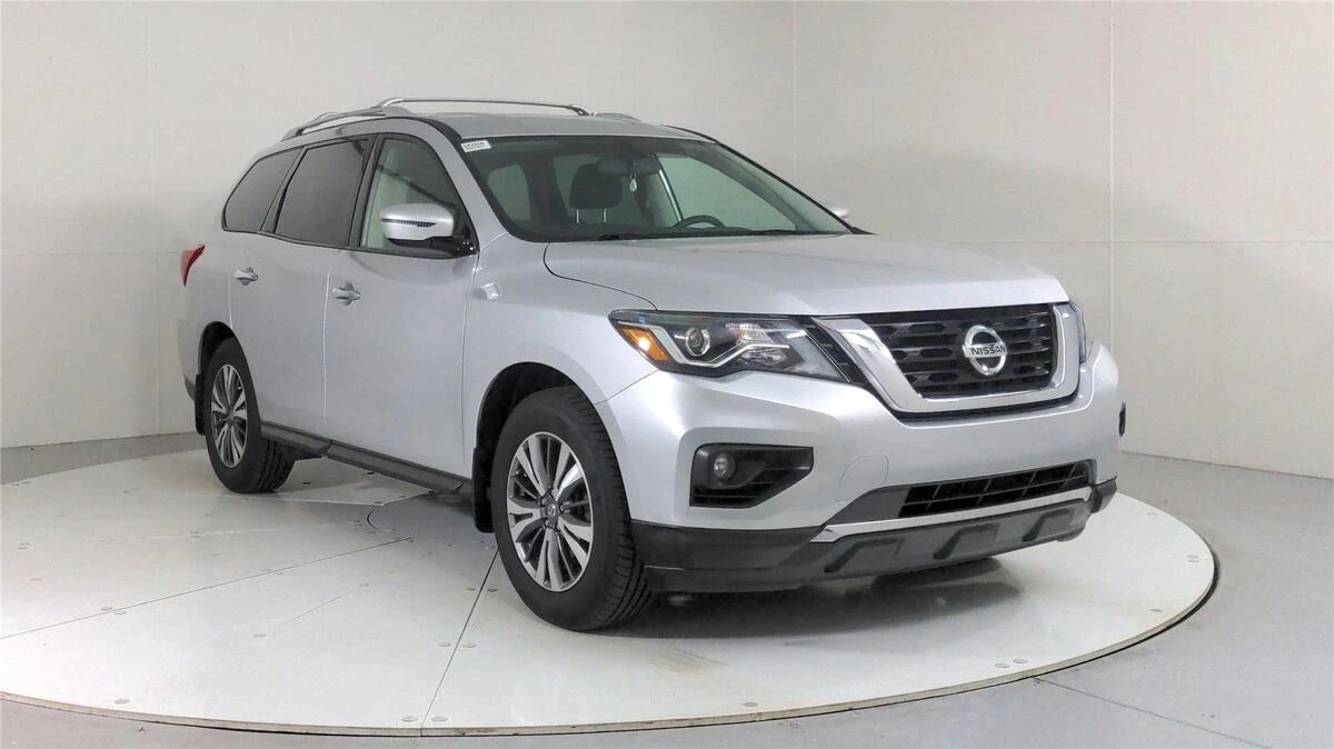 2020 Nissan Pathfinder SV