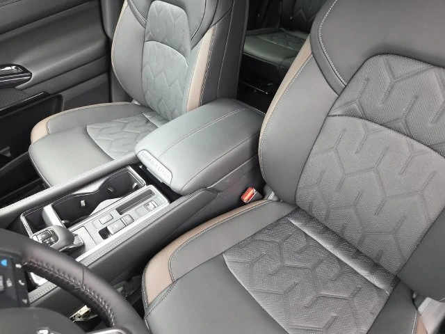 2026 Nissan Pathfinder Platinum - Photo 15