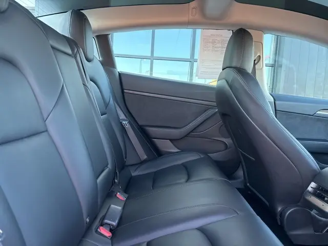2021 Tesla Model 3 Long Range photo 10